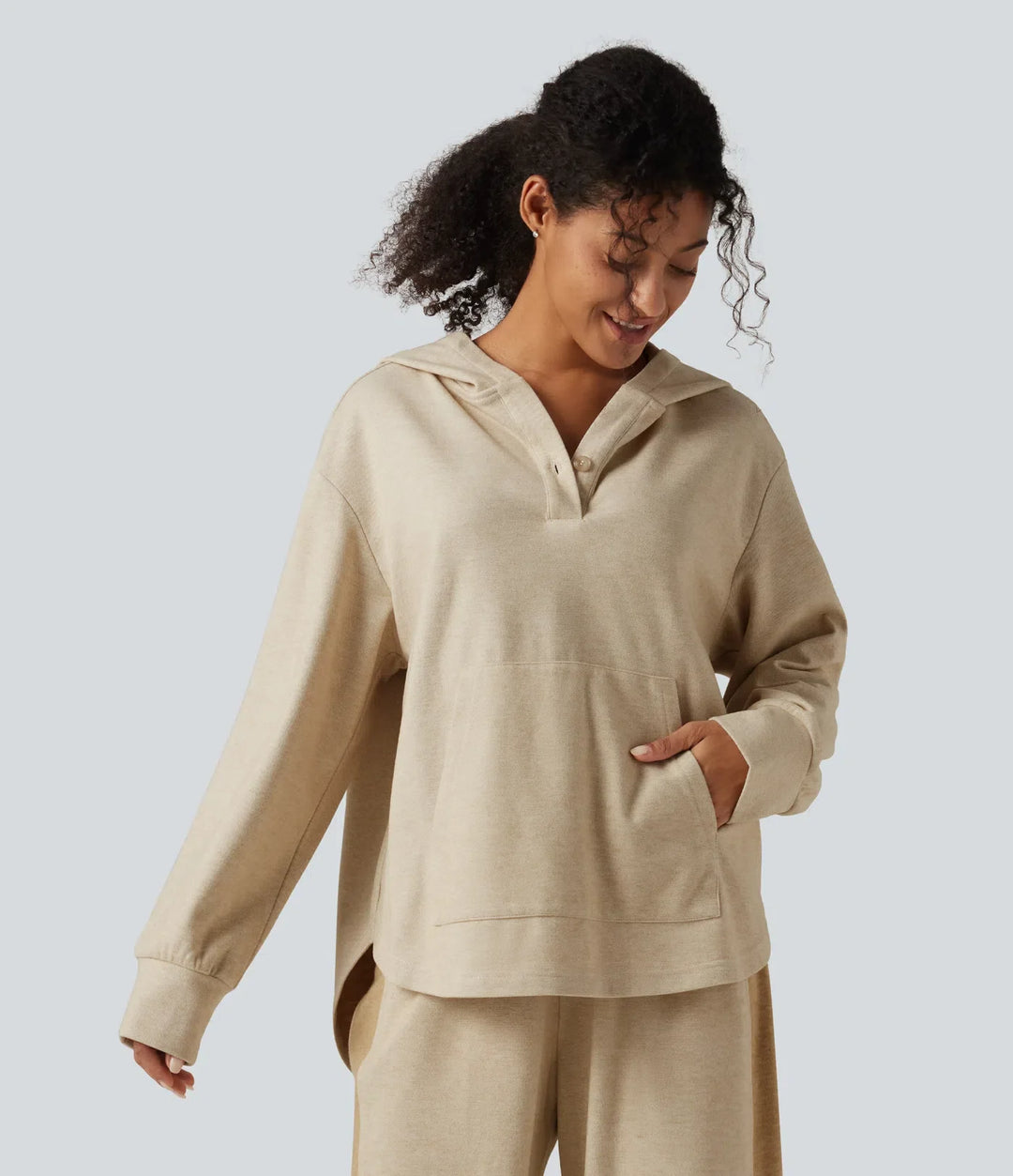 Long Sleeve Kangaroo Pocket Curved Hem Casual Pullover Hoodie with Pocket