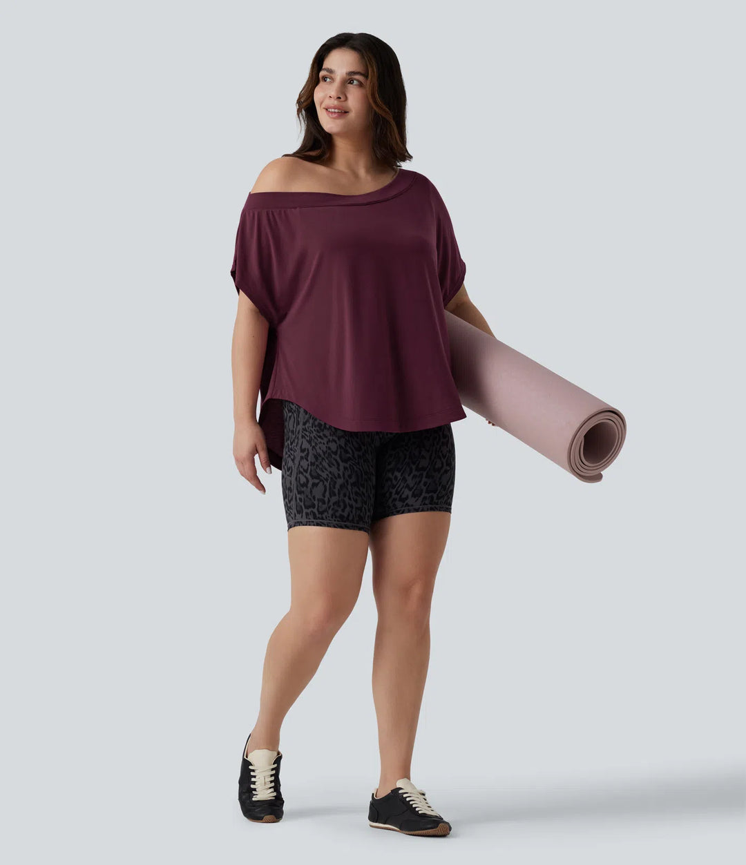 Plus Size One Shoulder Short Sleeve Curved Hem Quick Dry Yoga Sports Top with Built-in Bra