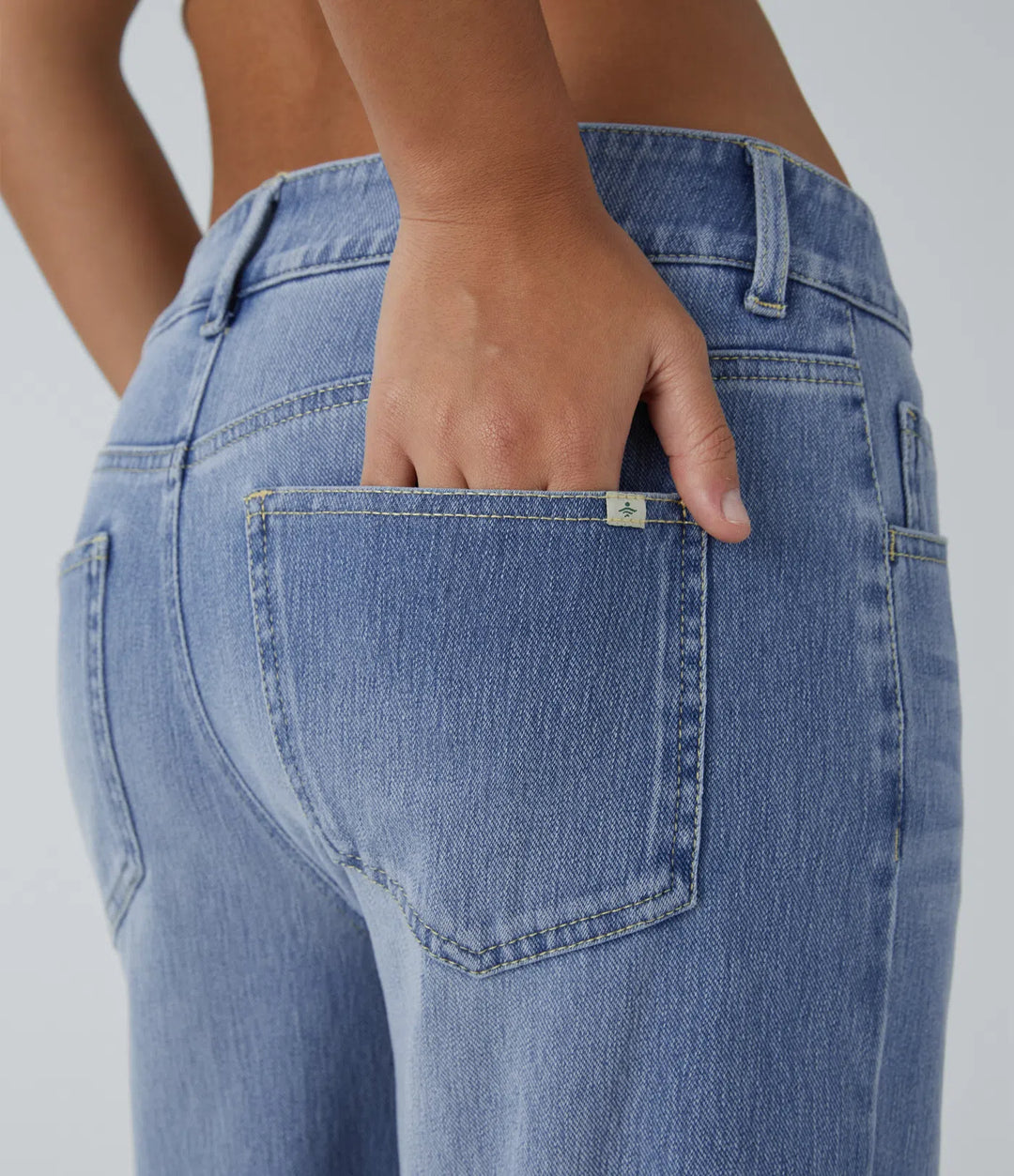 Halara Flex Low Rise Zipper Pockets Straight Leg Washed Casual Jeans