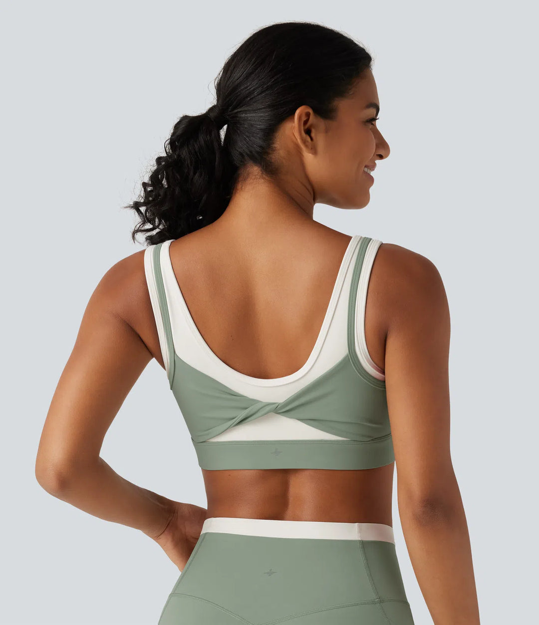 Halara UltraSculpt Medium Support U Neck Built-in Bra Twisted colourBlock Yoga Sports Bra