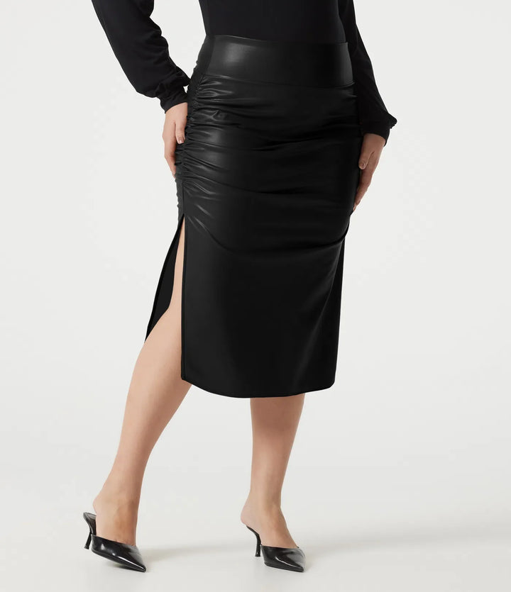 Plus Size High Waisted Tummy Control Ruched Curved Hem 2-in-1 Fleece PU Leather Midi Casual Skirt